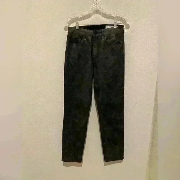 NWT Rag & Bone Nina High Rise Black Straight Leg Snake
Foil Cigarette Jeans Sz26 - Picture 4 of 7